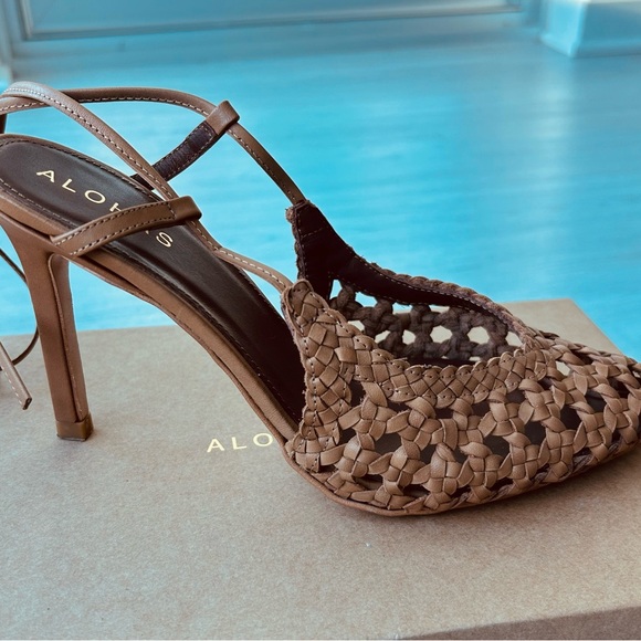 ALOHAS Sandstorm Camel Heel 7.5 - Picture 2 of 4